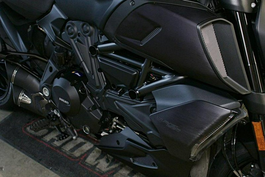 2021 Ducati Diavel 1260 Dark Stealth