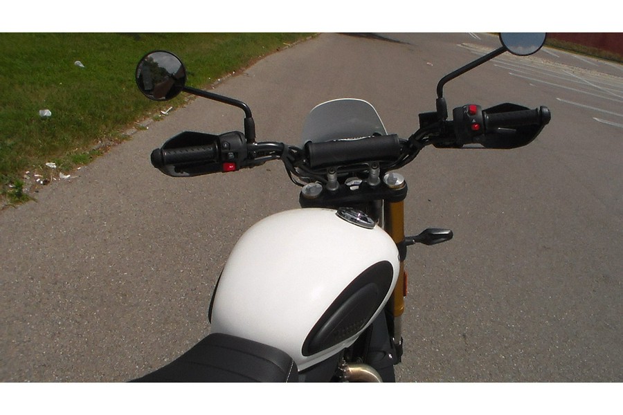 2026 Scrambler 400 XC - Triumph