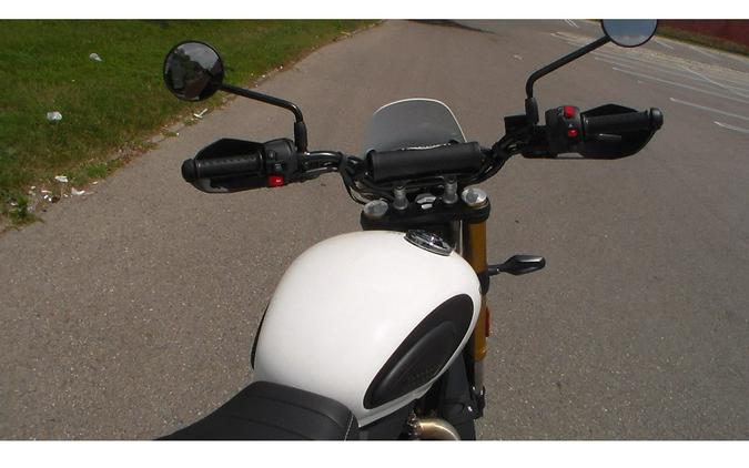 2026 Scrambler 400 XC - Triumph