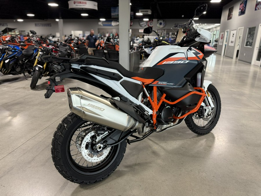 2026 KTM Super Adventure R 1390