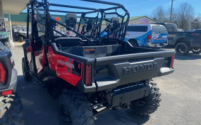 2024 Honda Pioneer 1000-6 Deluxe Crew