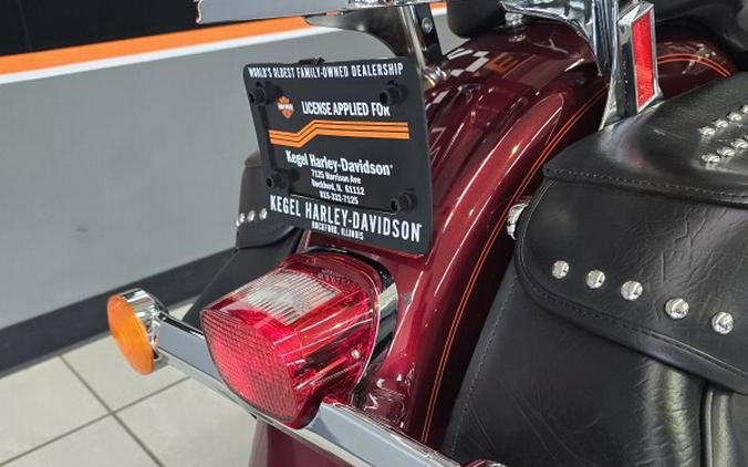 2002 Harley-Davidson Heritage Softail® Classic Rio Red and Black Ember with Quartzite Gr