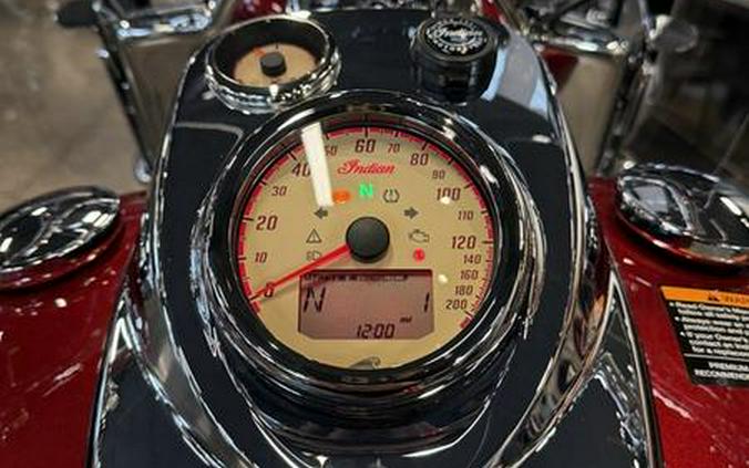 2026 Indian Motorcycle® Springfield® Sunset Red Metallic / Silver Quartz Metallic
