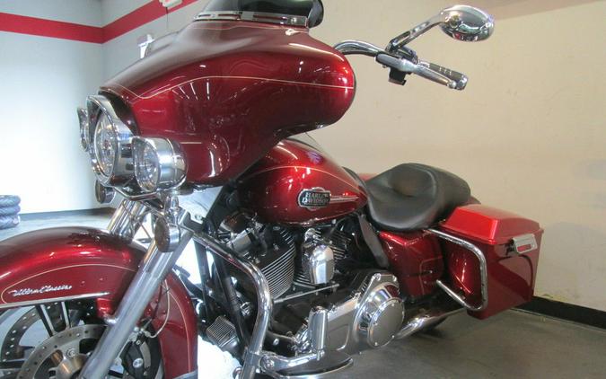 2010 Harley-Davidson® FLHTCU - Ultra Classic® Electra Glide