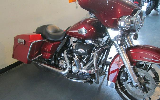 2010 Harley-Davidson® FLHTCU - Ultra Classic® Electra Glide