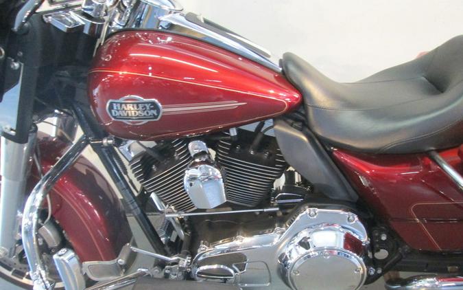 2010 Harley-Davidson® FLHTCU - Ultra Classic® Electra Glide