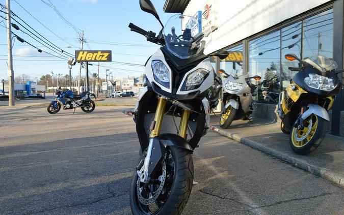 2016 BMW S 1000 XR Light White / Granite Grey Metallic / Racing Red