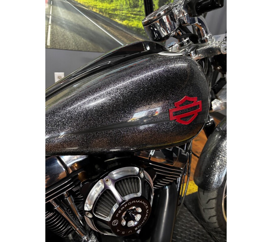 2014 Harley-Davidson® Breakout® HCCHROMEFLAKE