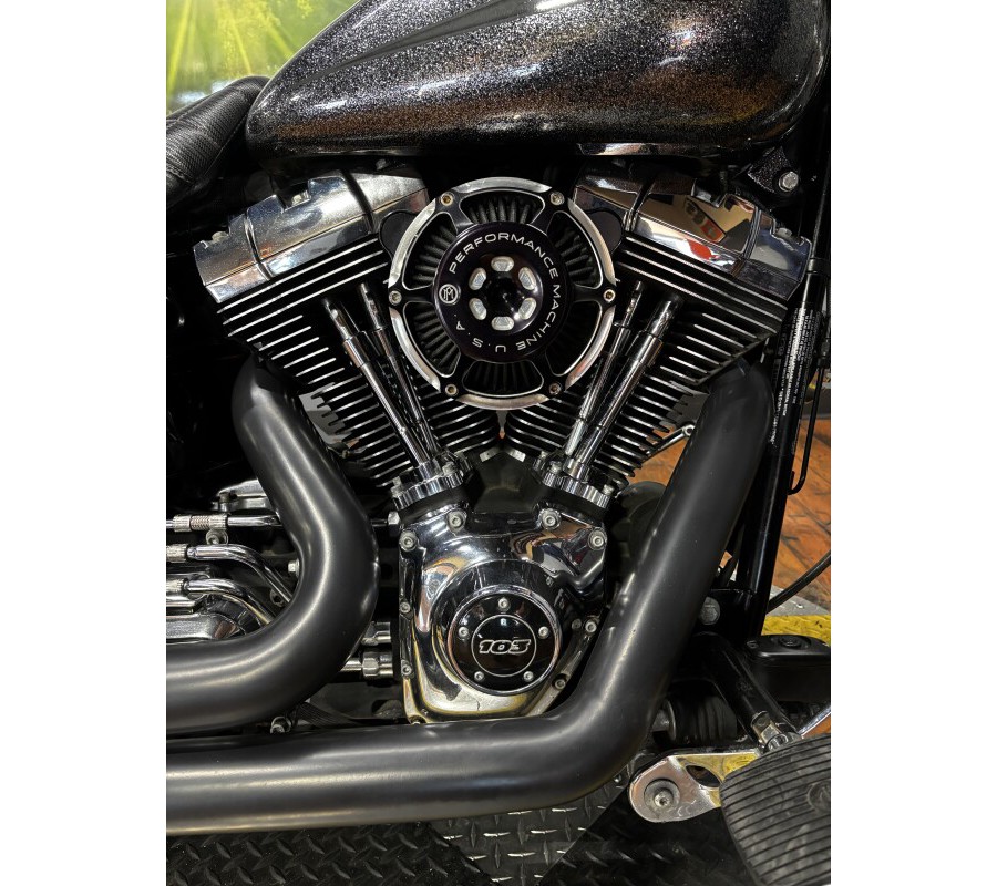 2014 Harley-Davidson® Breakout® HCCHROMEFLAKE