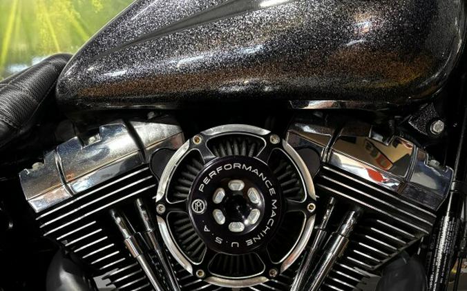 2014 Harley-Davidson® Breakout® HCCHROMEFLAKE