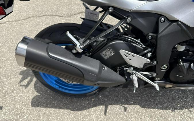 2027 Kawasaki NINJA ZX-6R ABS