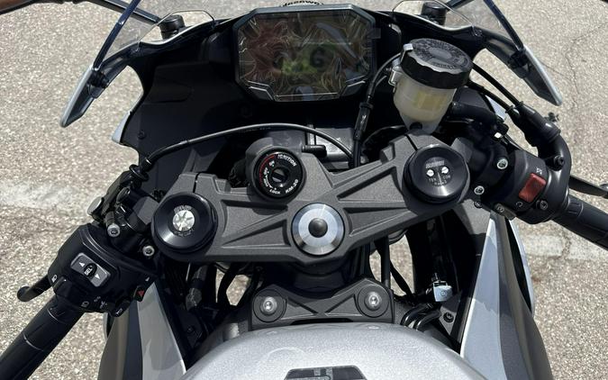 2027 Kawasaki NINJA ZX-6R ABS