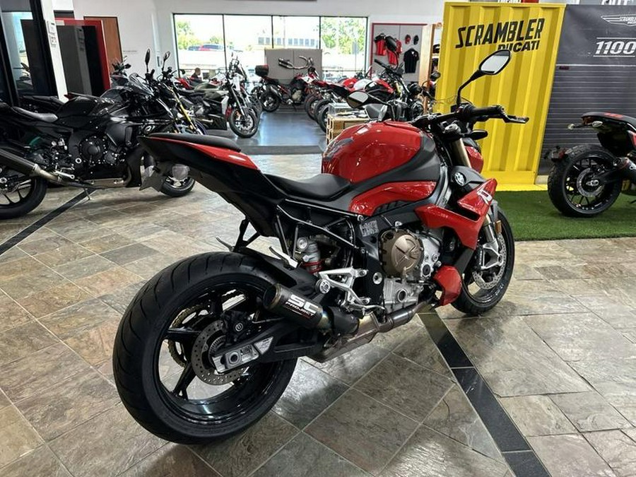 2022 BMW S 1000 R Racing Red