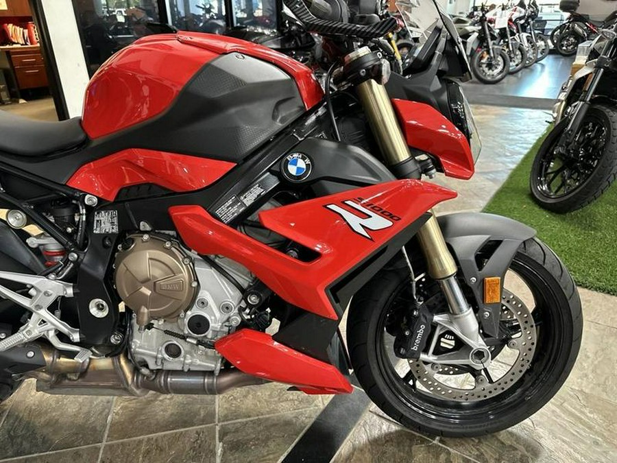 2022 BMW S 1000 R Racing Red