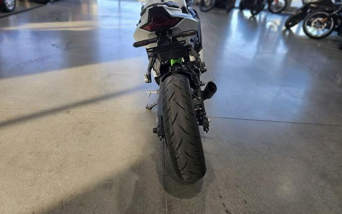 2025 Kawasaki NINJA® ZX™-4RR ABS