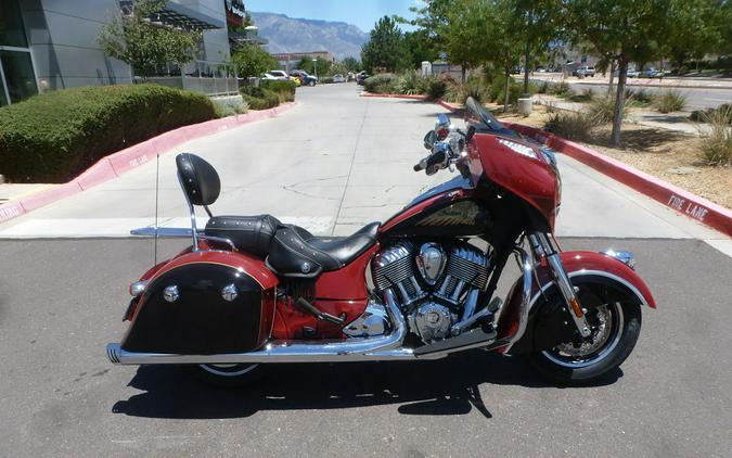 2015 Indian Motorcycle® Chief® Classic Indian Red/Thunder Black