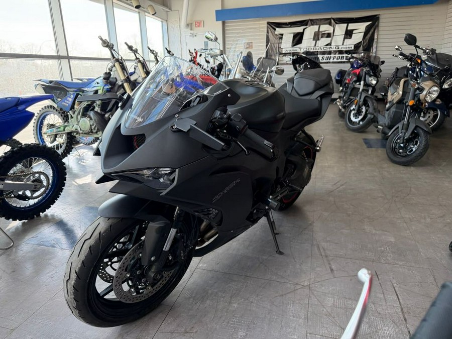 2025 Kawasaki Ninja® ZX™-6R ABS KRT Edition