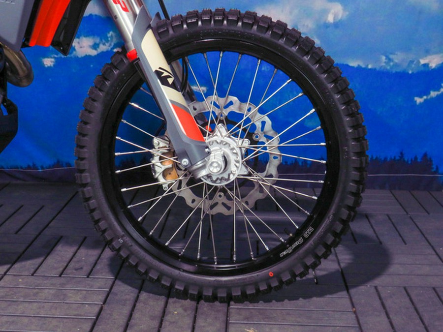 2024 KTM 690 Enduro R