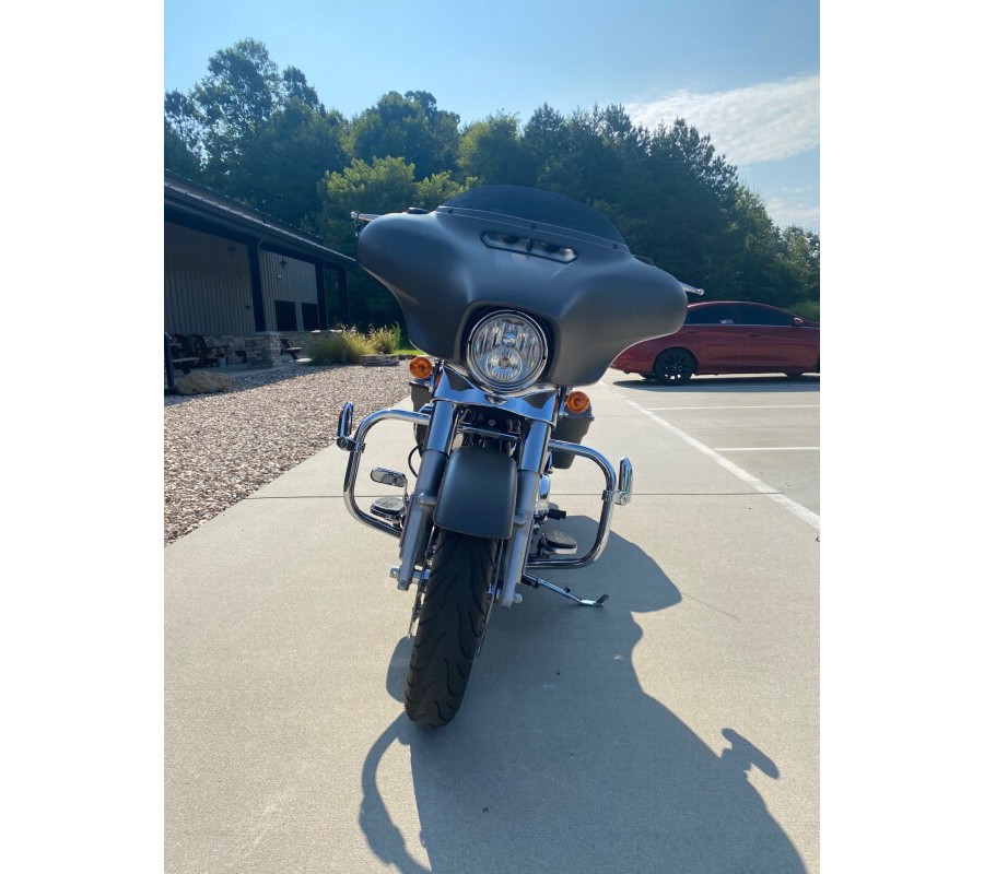 2018 Harley-Davidson Street Glide Industrial Gray Denim