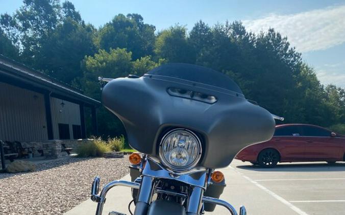 2018 Harley-Davidson Street Glide Industrial Gray Denim