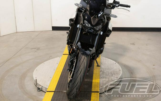 2025 Kawasaki Z900 ABS Metallic Spark Black/Metallic Carbon Gray