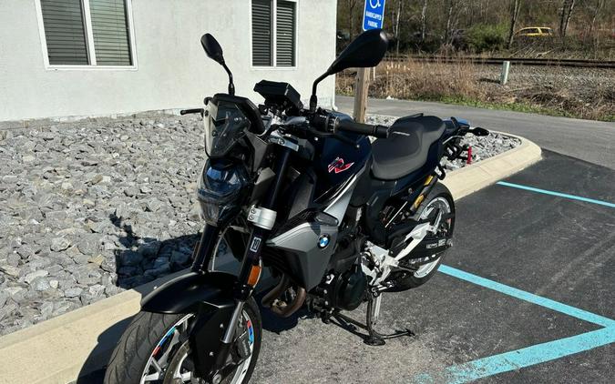 2022 BMW F 900 R Black Storm Metallic