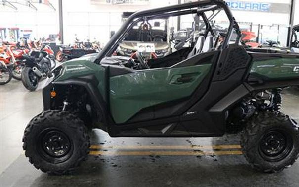 2024 Can-Am Commander DPS 700