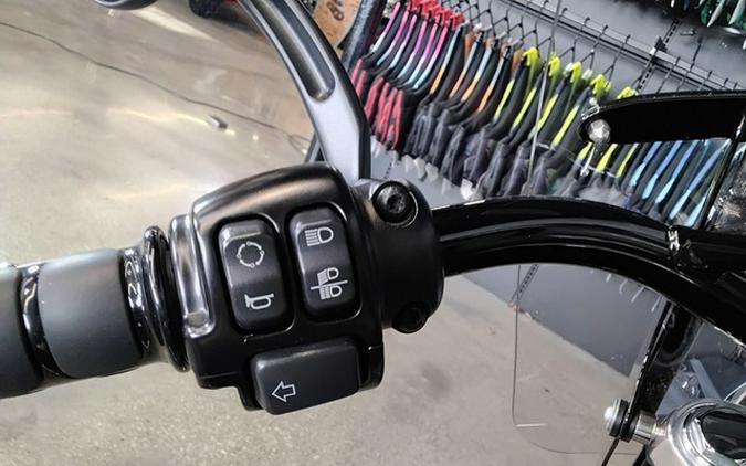 2018 Harley-Davidson Softail FLSL - Softail Slim