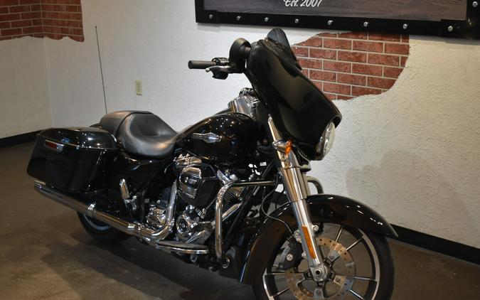 2023 Harley-Davidson® Street Glide® Vivid Black