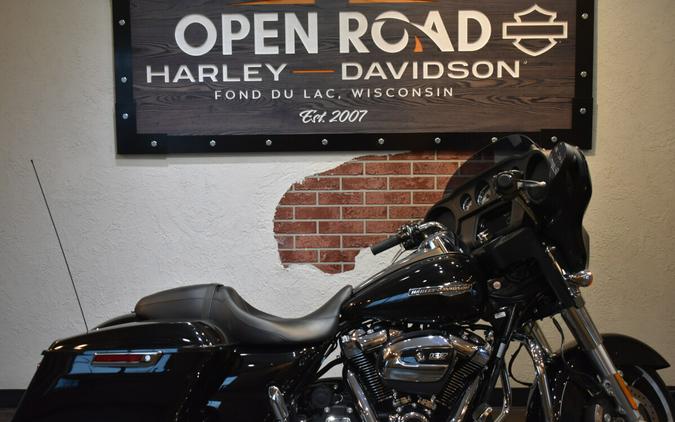 2023 Harley-Davidson® Street Glide® Vivid Black