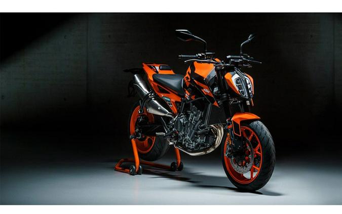 2022 KTM Duke 890 R