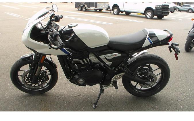 2026 Thruxton 400 - Triumph