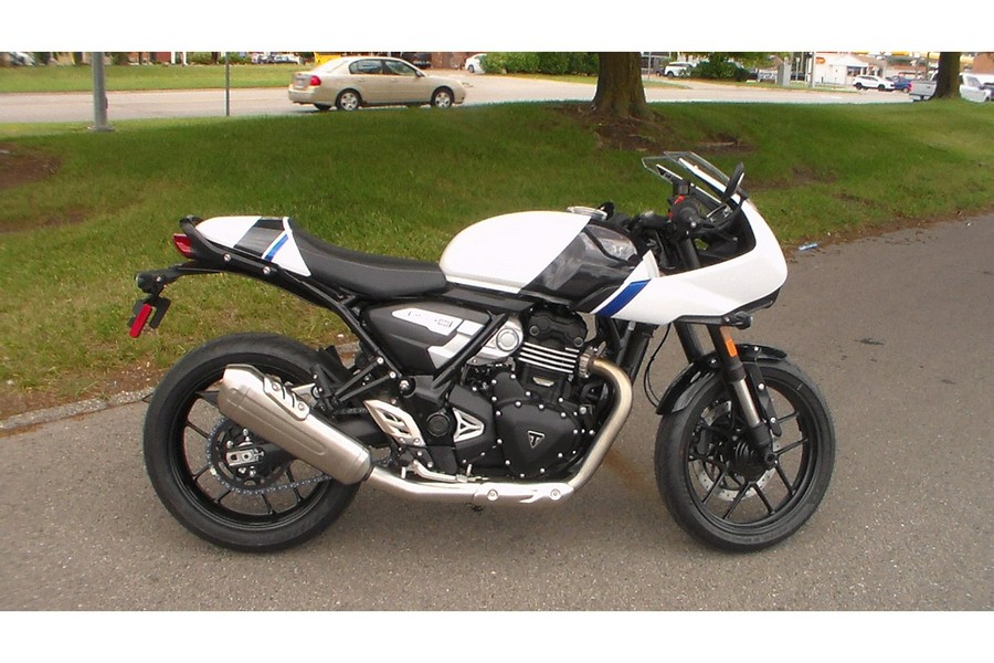 2026 Thruxton 400 - Triumph