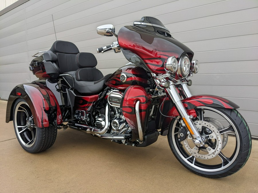 2022 HarleyDavidson CVO™ Tri Glide Dante’s Red Fade for sale in