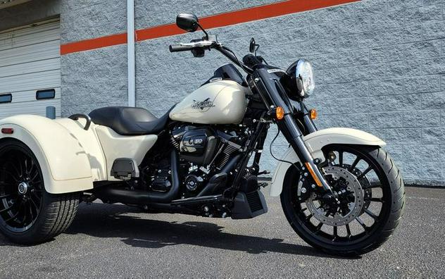 2023 Harley-Davidson® FLRT - Freewheeler®