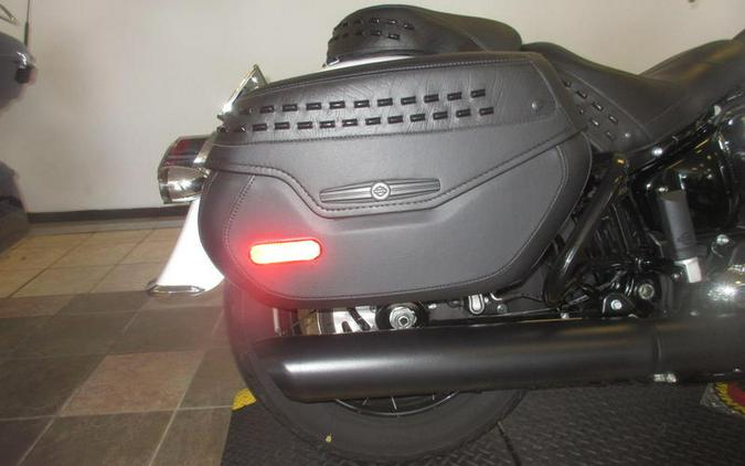 2025 Harley-Davidson® FLHC - Heritage Classic
