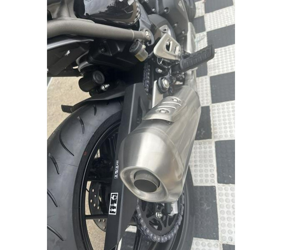 2025 Triumph Speed 400 Carnival Red / Storm Grey