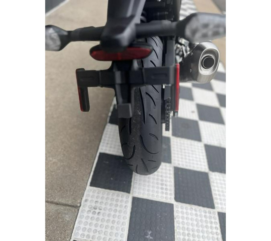 2025 Triumph Speed 400 Carnival Red / Storm Grey