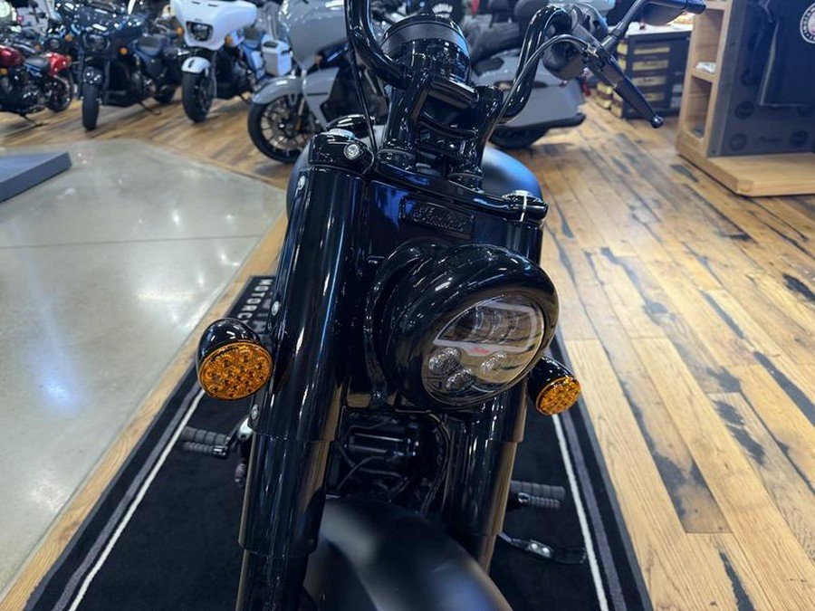 2025 Indian Motorcycle® Chief® Bobber Dark Horse® Black Smoke