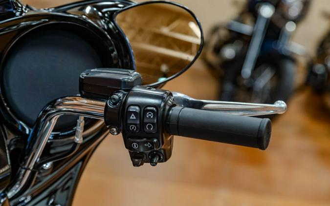 2017 Harley-Davidson Street Glide Special Grand American Touring FLHXS