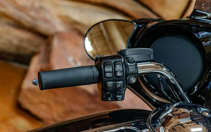 2017 Harley-Davidson Street Glide Special Grand American Touring FLHXS