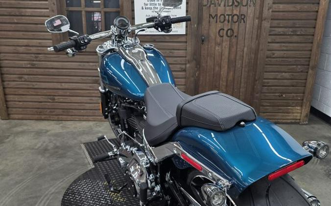 2026 Harley-Davidson® Breakout® TEAL THUNDER/CHROME TRIM