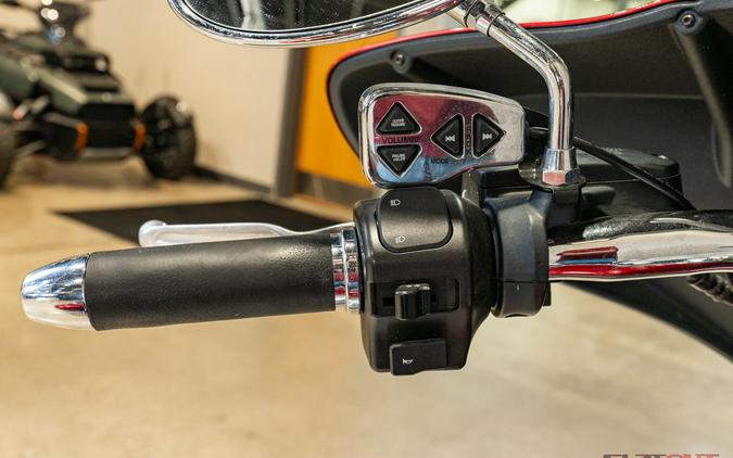 2014 Yamaha STRATOLINER DELUXE