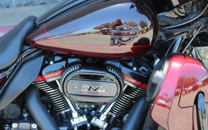 2019 Harley-Davidson® CVO™ Street Glide® BLK FORST/WINE W/PINSTRIPE