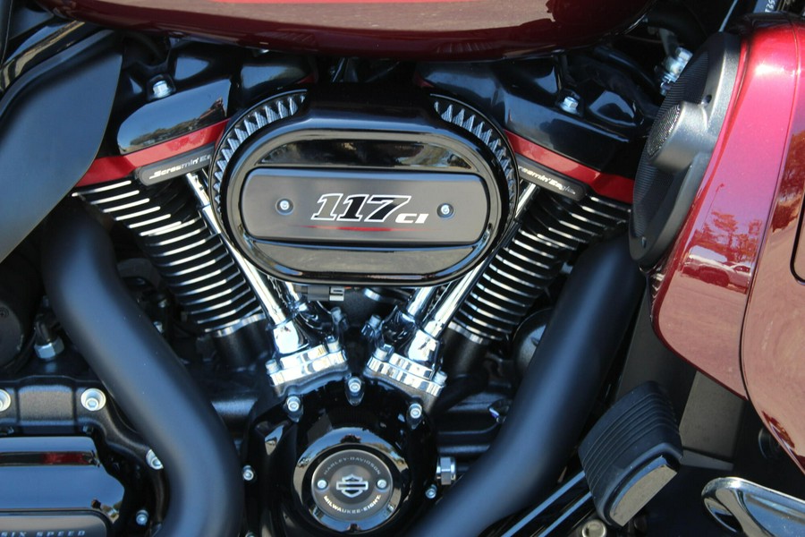 2019 Harley-Davidson® CVO™ Street Glide® BLK FORST/WINE W/PINSTRIPE