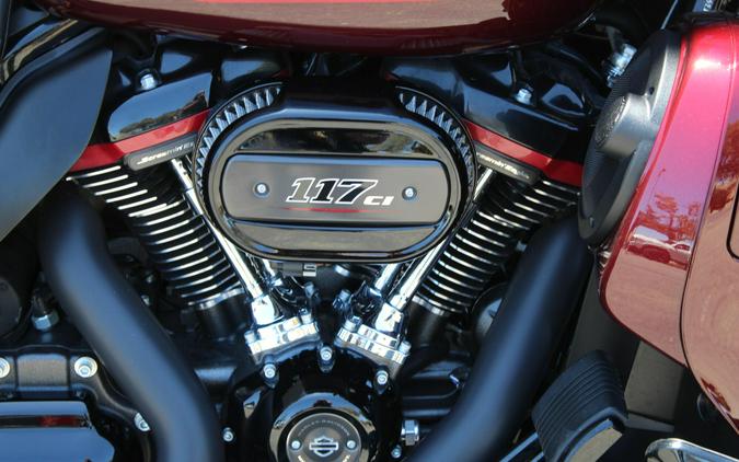 2019 Harley-Davidson® CVO™ Street Glide® BLK FORST/WINE W/PINSTRIPE