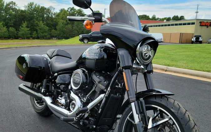 2021 Harley-Davidson Sport Glide Review: Two-Wheeled Convertible