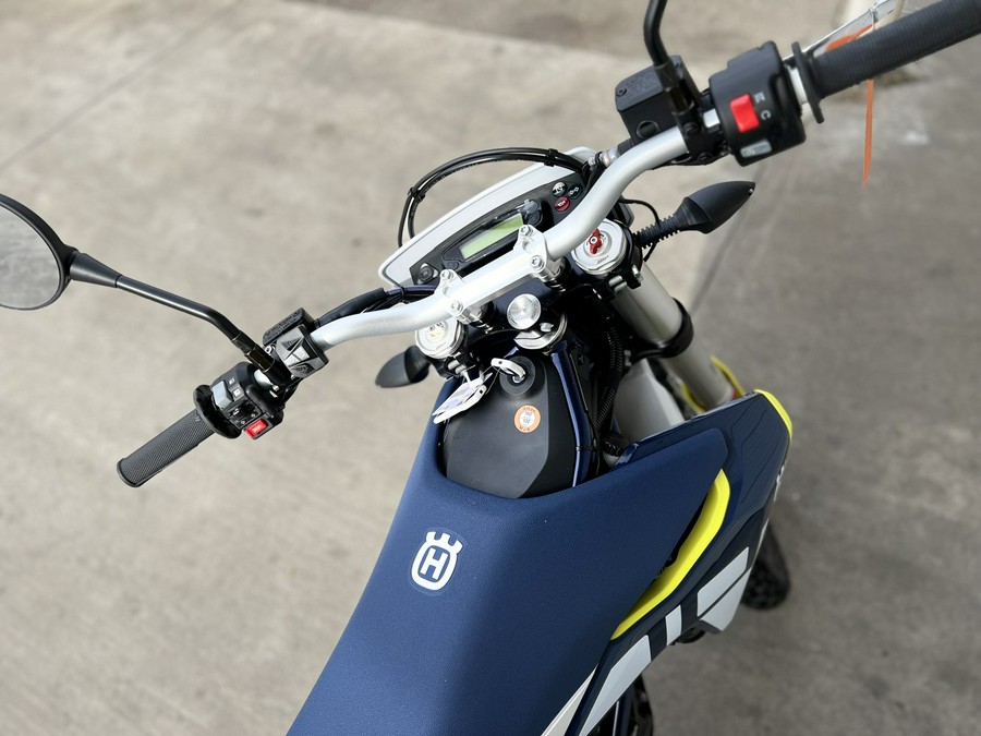 2023 Husqvarna Motorcycles 701 Enduro