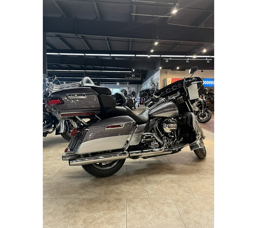 2014 Harley-Davidson® FLHTK Electra Glide® Ultra Limited - Two-Tone