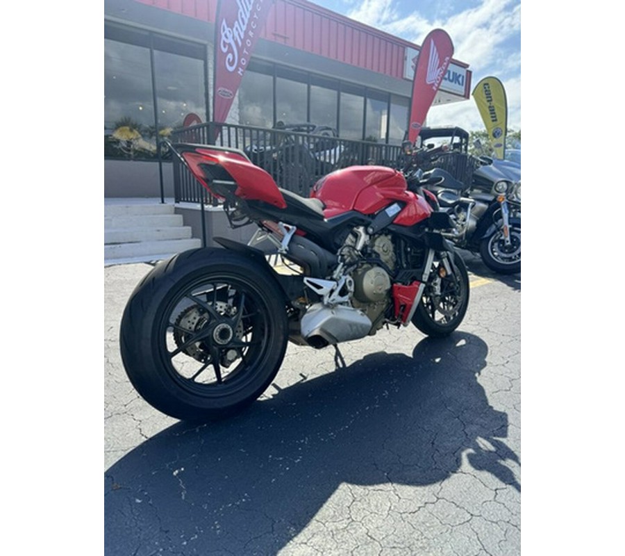 2021 Ducati Streetfighter V4 Ducati Red V4